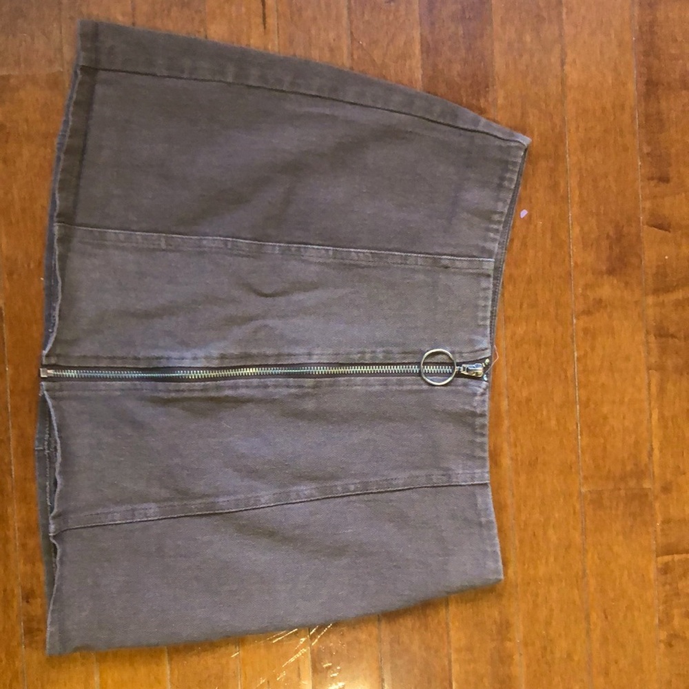 Chloe & Katie, cute, dark beige zip-up mini skirt.
